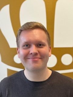 Trafiklärare, Språk: Svenska, Engelska,